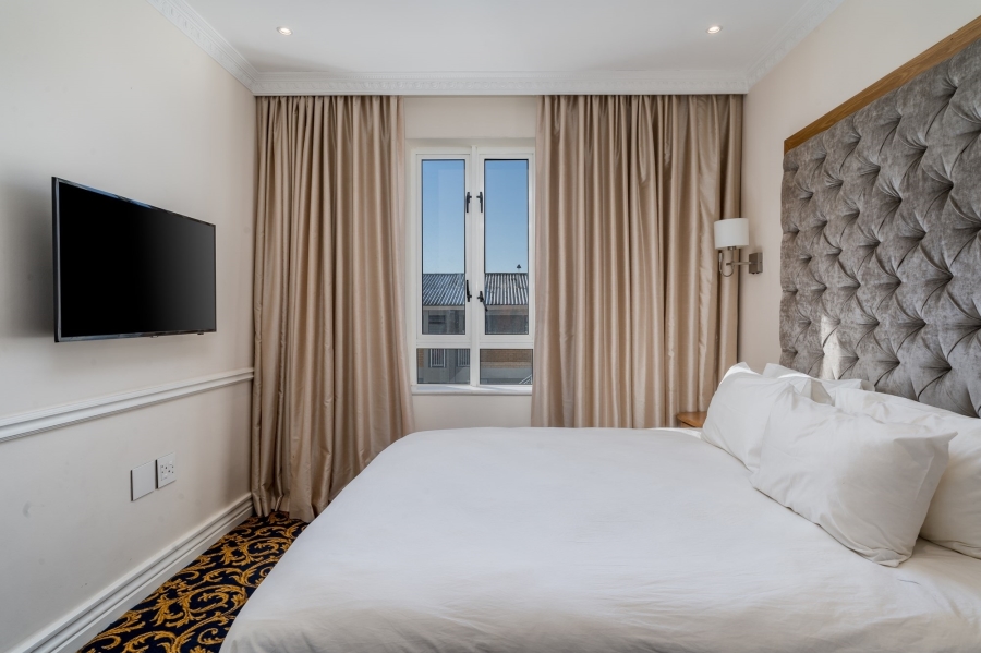 2 Bedroom Property for Sale in Sea Point Western Cape